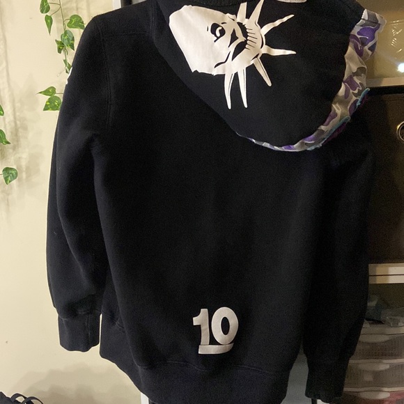 bape hoodie 🤍 - Picture 3 of 4